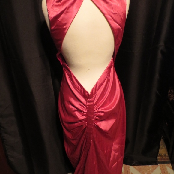 Gown - Picture 2 of 5